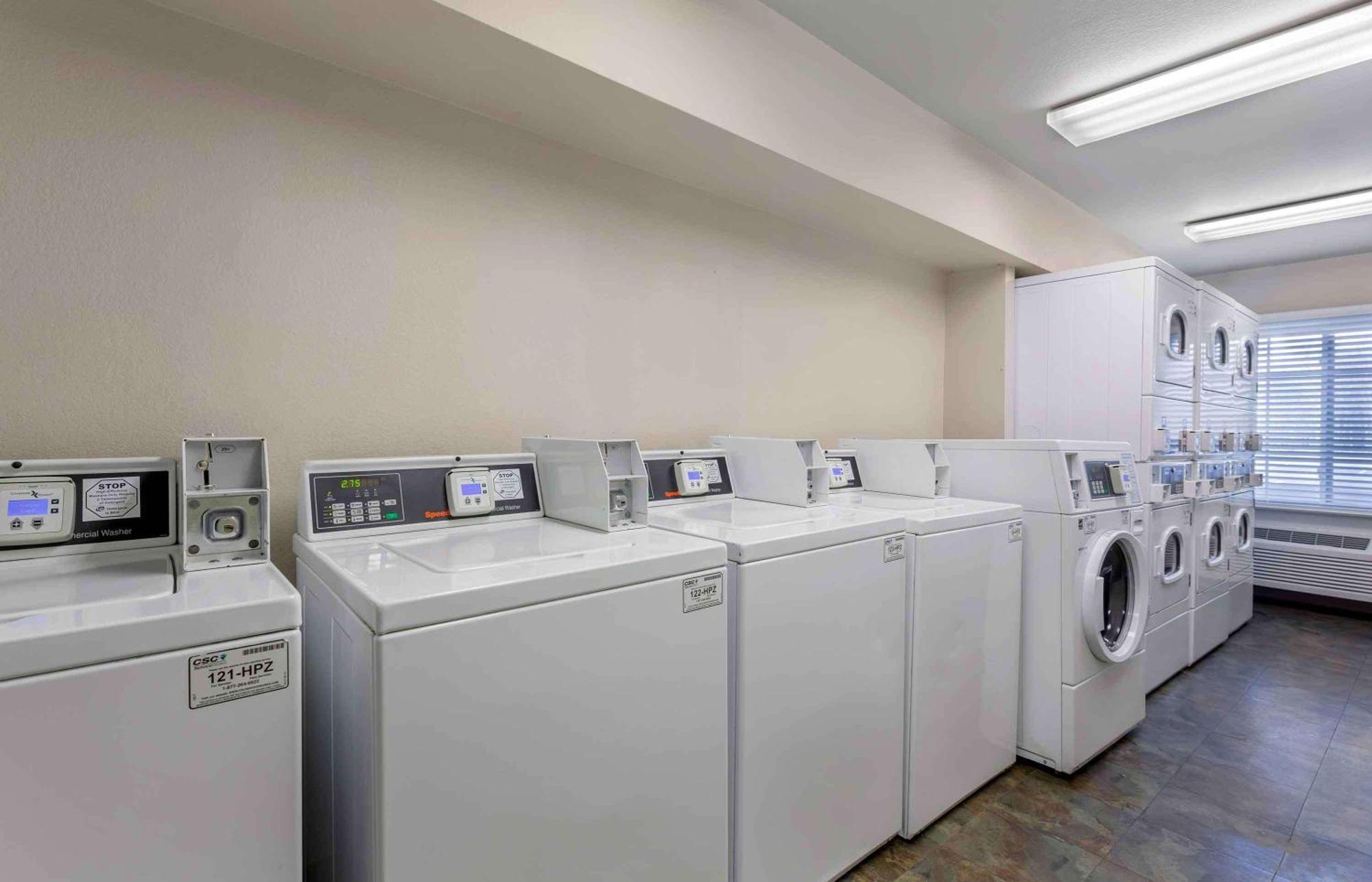 Extended Stay America Select Suites - Cleveland - Avon Buitenkant foto