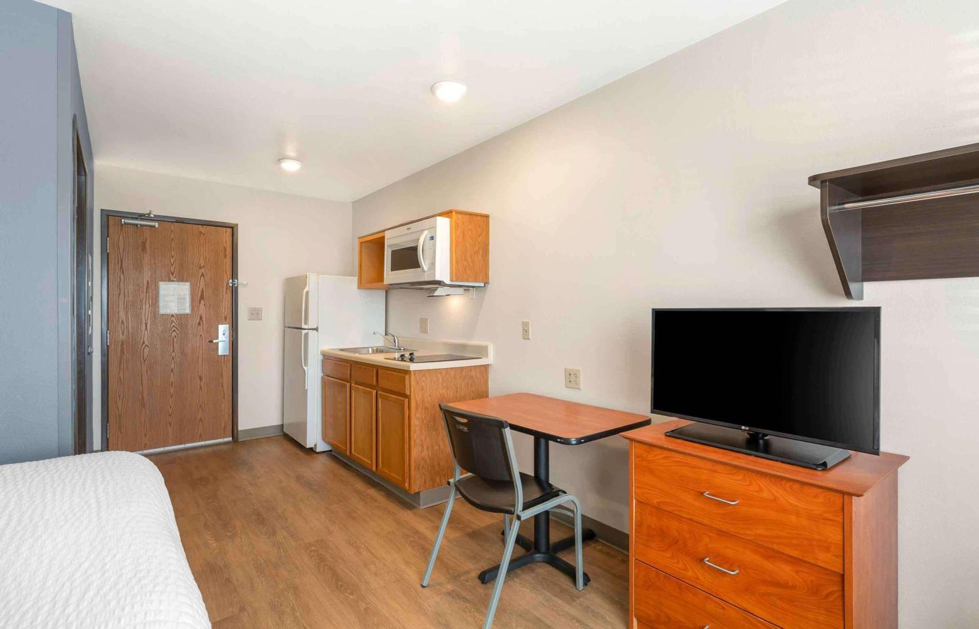 Extended Stay America Select Suites - Cleveland - Avon Buitenkant foto