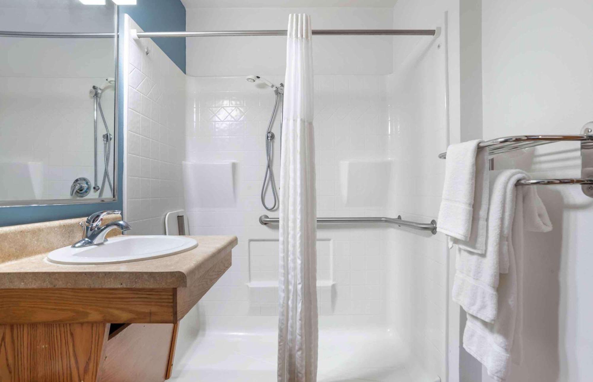 Extended Stay America Select Suites - Cleveland - Avon Buitenkant foto